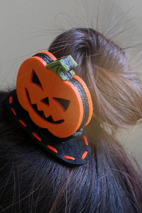 Free shipping, Pumpkin hair clip for girls Felt hair clip Halloween hair clip Pumpkin barrette Baby hair clip Holiday hair clips Girls